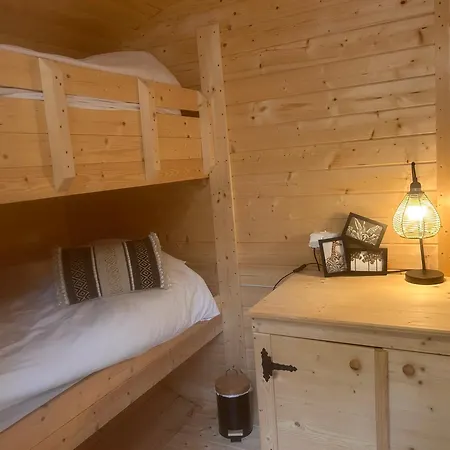 Nuit Insolite Dans Un Petit Hobbit En Bois *