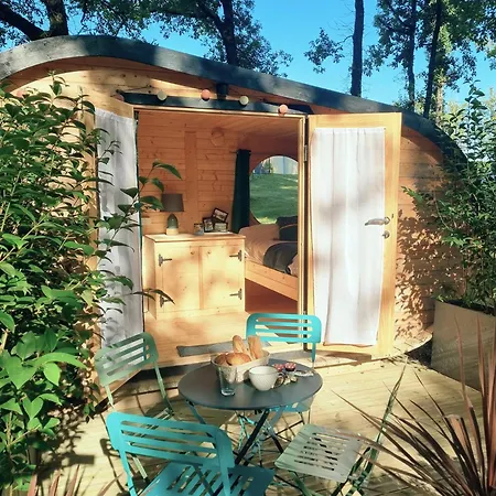 Nuit Insolite Dans Un Petit Hobbit En Bois * Senille