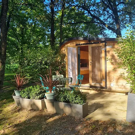 אתר קמפינג Nuit Insolite Dans Un Petit Hobbit En Bois
