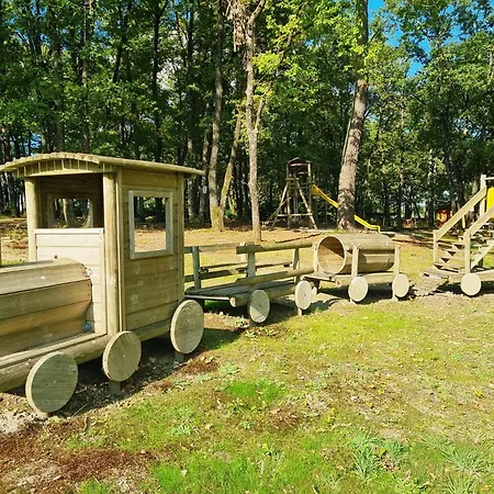 Campingplads Nuit Insolite Dans Un Petit Hobbit En Bois Senille