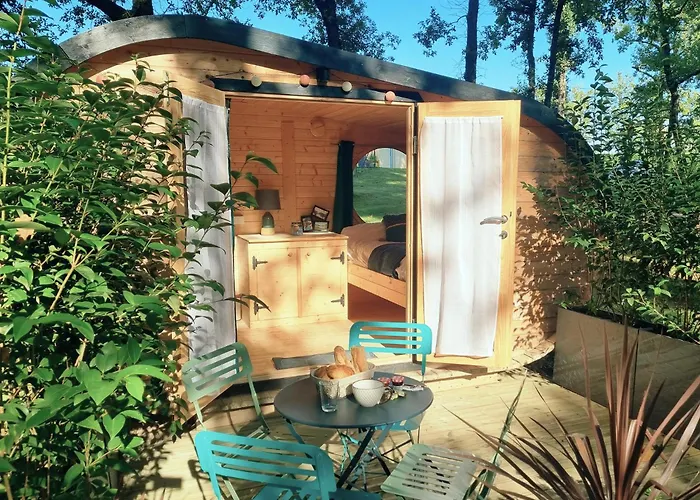 Nuit Insolite Dans Un Petit Hobbit En Bois * Senille