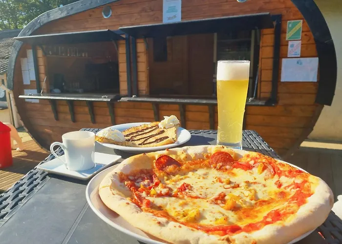 Parque de Campismo Nuit Insolite Dans Un Petit Hobbit En Bois Senille