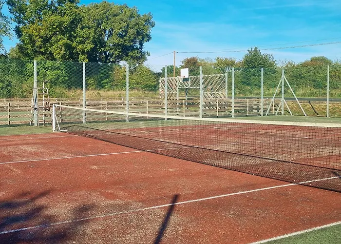 Nuit Insolite Dans Un Petit Hobbit En Bois Parque de Campismo